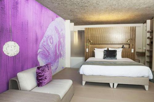 Chambre 9 French-Riviera-luxury-hotel 動物画 Thierry Bisch Contemporary painter animals painting art  nature biodiversity conservation