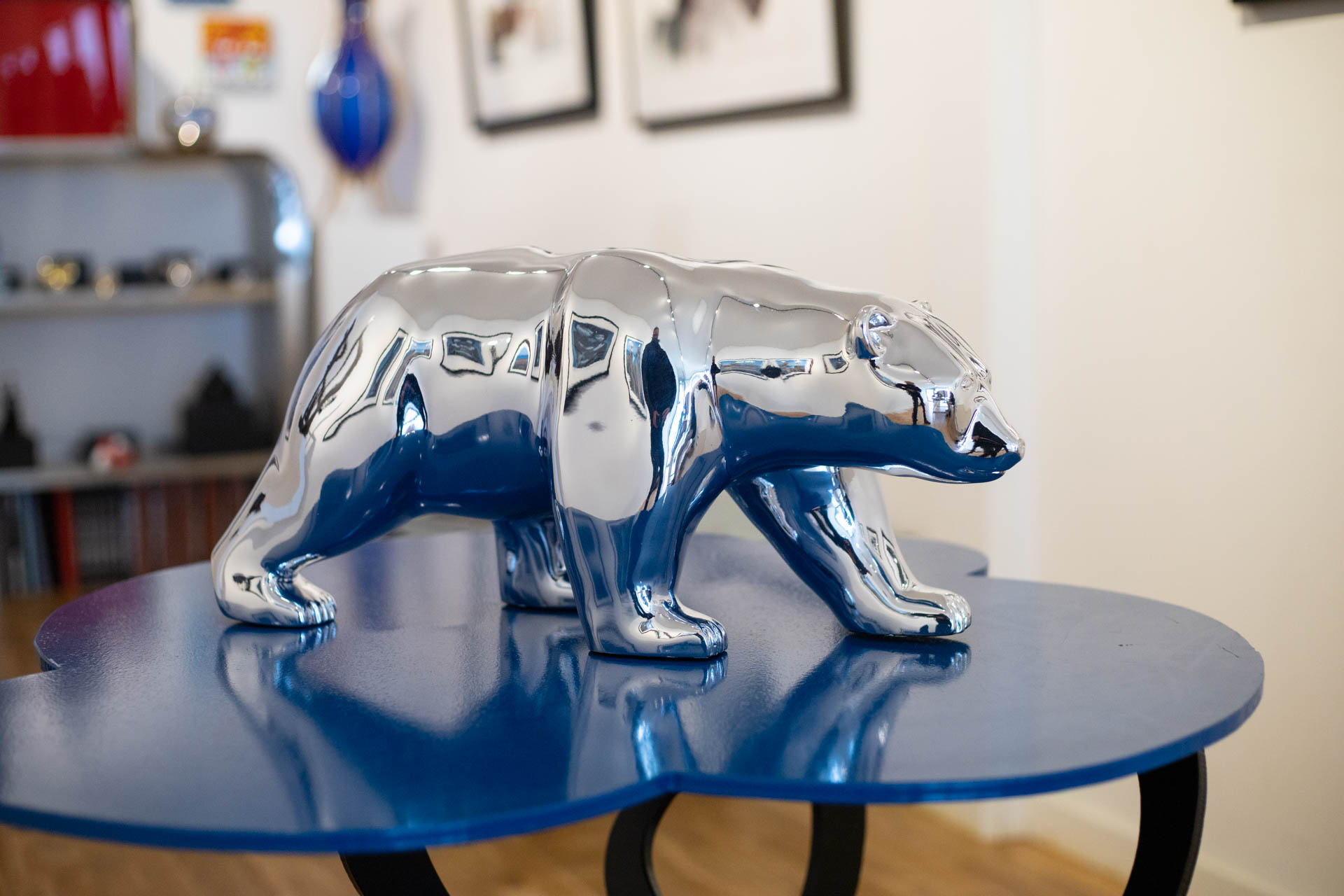 The-walking-Bear Sculpture-aluminium-ours-marchant- Thierry Bisch artiste peintre animaux tableau art  nature biodiversité conservation Monaco Prince-Albert Fondation-Prince-Albert-de-Monaco 