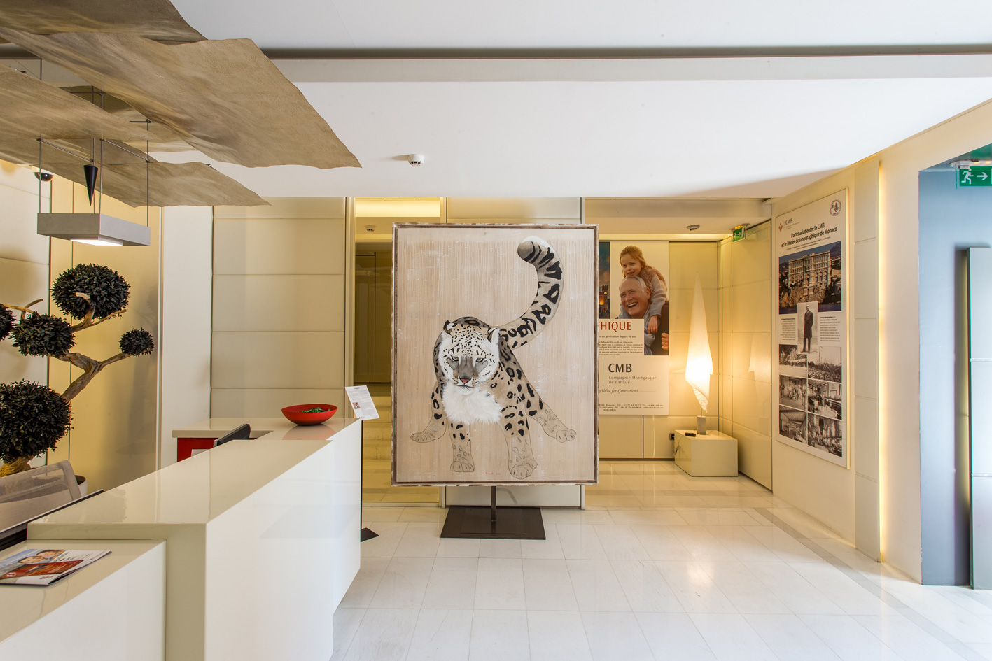COMPAGNIE MONEGASQUE DE BANQUE snow-leopard-panthera-uncia-ounce-threatened-endangered-extinction Thierry Bisch Contemporary painter animals painting art  nature biodiversity conservation Monaco Prince-Albert Prince-Albert-of-Monaco 