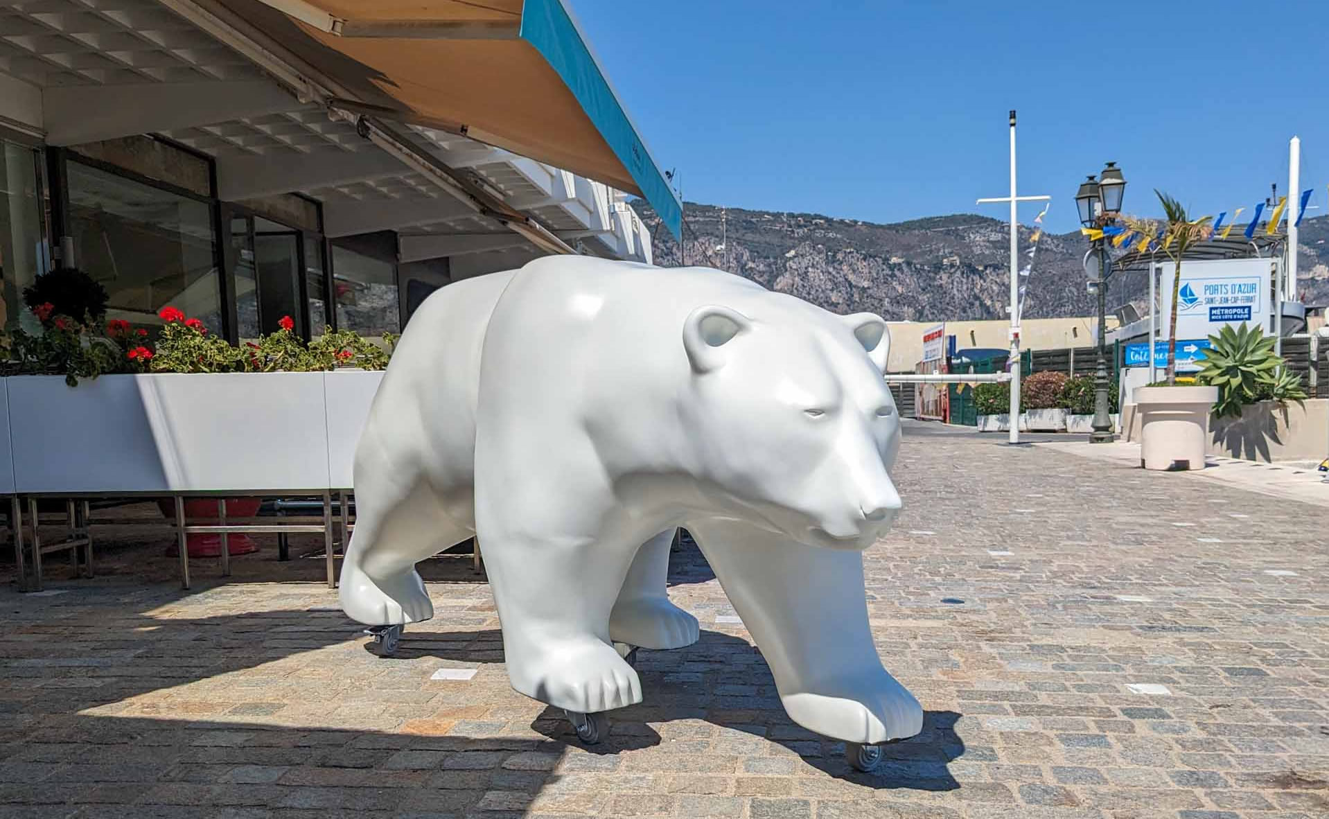 Grand-Ours Aluminium-cast-walking-bear Thierry Bisch Contemporary painter animals painting art  nature biodiversity conservation Monaco Prince-Albert Prince-Albert-of-Monaco 