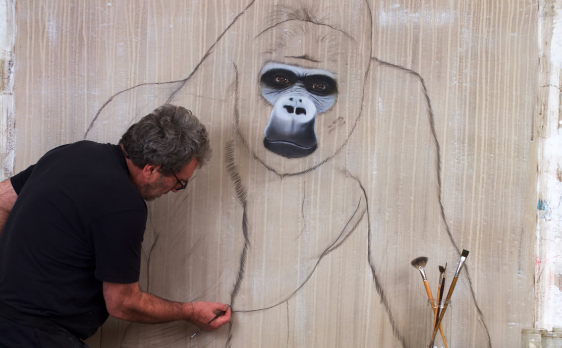 Gorilla gorilla gorilla-ape-silverback-threatened-endangered-extinction Thierry Bisch Contemporary painter animals painting art  nature biodiversity conservation Monaco Prince-Albert Prince-Albert-of-Monaco 