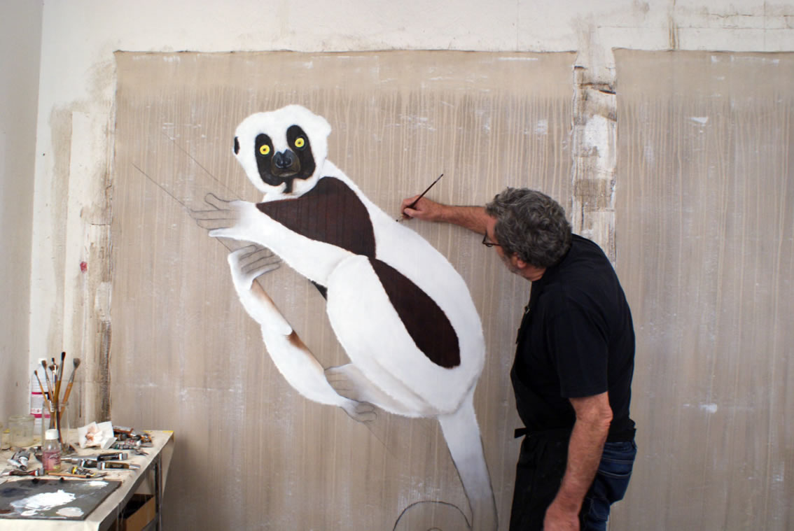 Propithecus coquereli sifaka-coquereli-lemur-threatened-endangered-extinction Thierry Bisch Contemporary painter animals painting art  nature biodiversity conservation Monaco Prince-Albert Prince-Albert-of-Monaco 